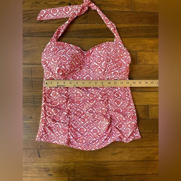LANDS END size 8 Swim top- adjustable tie halter top. Red white purple pattern - Picture 8 of 9